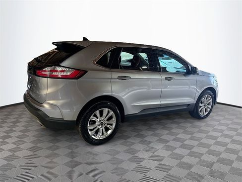 Used 2024 Ford Edge Titanium image 6