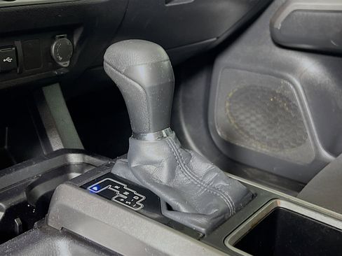 Used 2022 Toyota Tacoma SR5 image 23