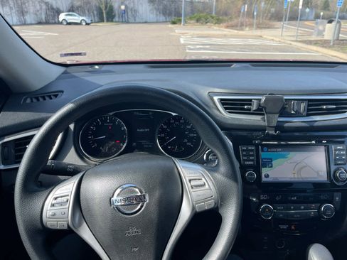 Used 2016 Nissan Rogue SV w/ SV Premium Package AWD/4WD image 10