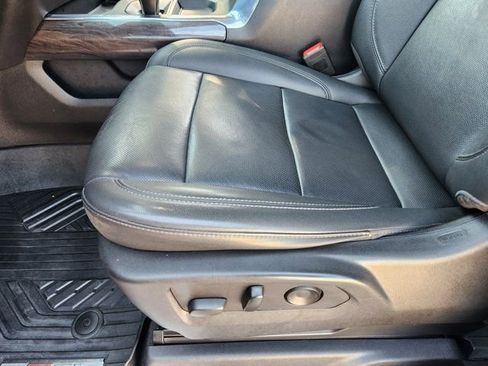 Used 2022 Chevrolet Silverado 1500 LTZ w/ Z71 Off-Road Package image 25