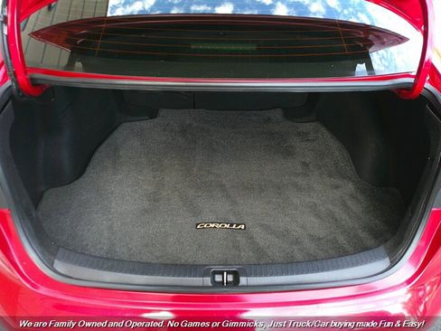 Used 2021 Toyota Corolla SE w/ Carpet Mat Package (TMS) image 9
