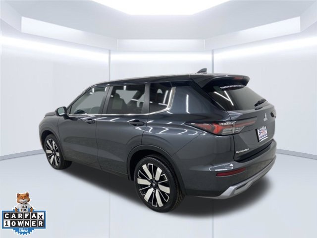 Used 2025 Mitsubishi Outlander SE FWD image 3
