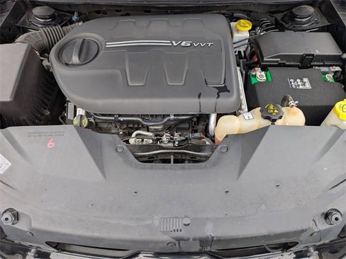 Used 2019 Jeep Cherokee Limited w/ Technology Group image 36