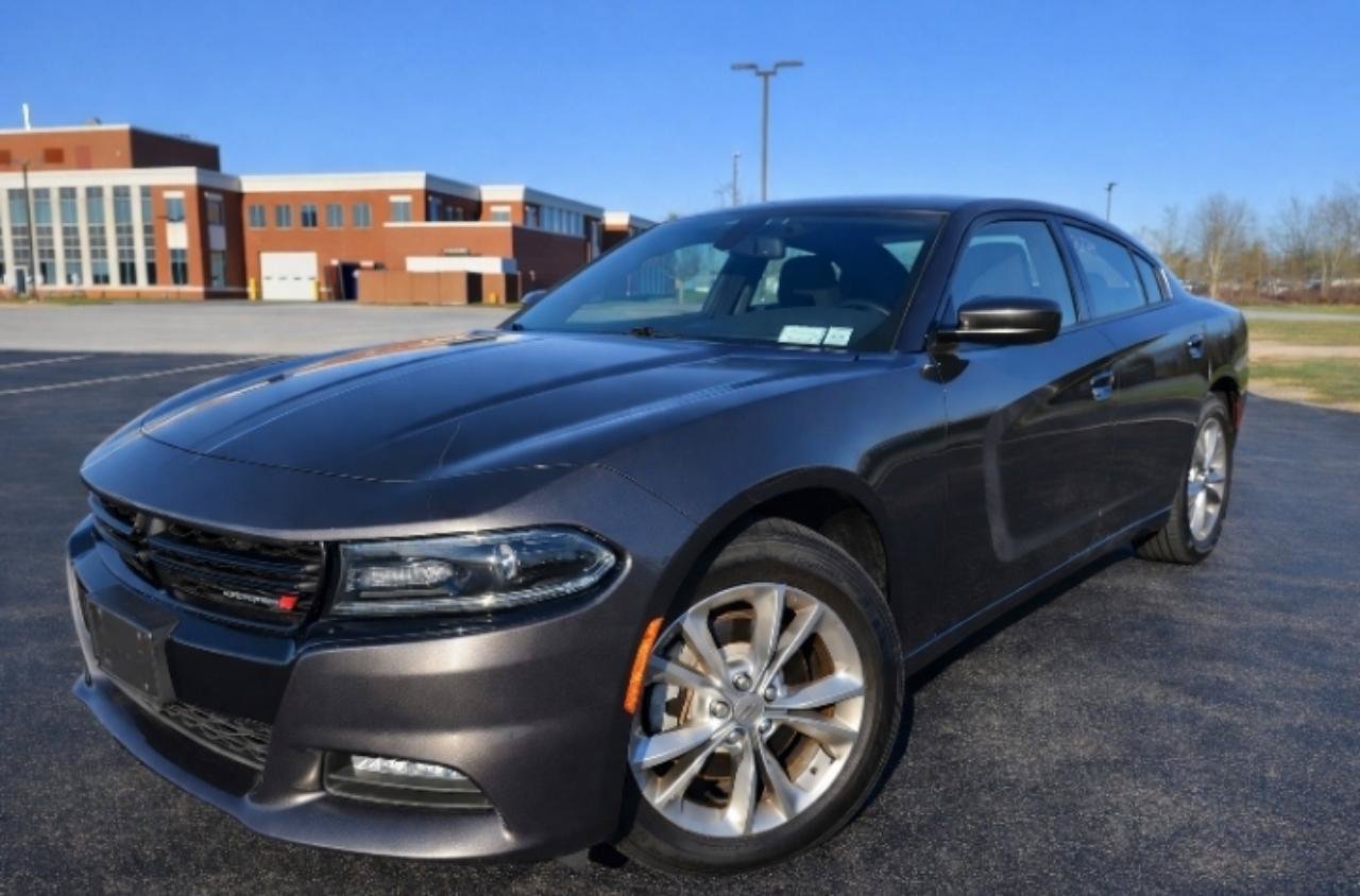 Used 2021 Dodge Charger SXT AWD/4WD image 3