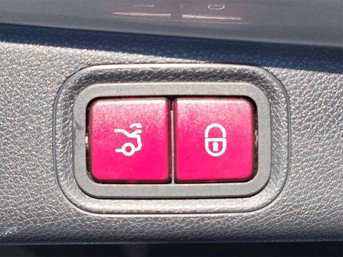 Used 2022 Mercedes-Benz E 350 Sedan w/ AMG Line Exterior image 13