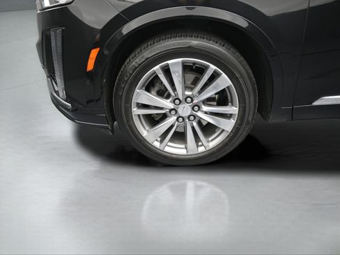 Used 2022 Cadillac XT6 Premium Luxury w/ Technology Package image 33