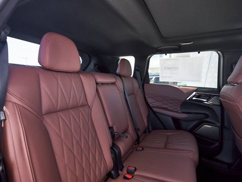 Used 2025 Mitsubishi Outlander SEL image 28