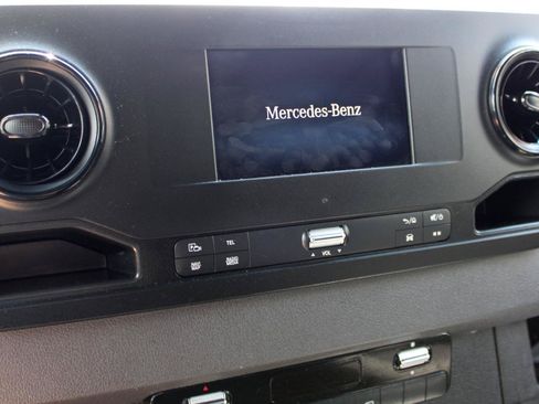 Used 2023 Mercedes-Benz Sprinter 2500 image 29