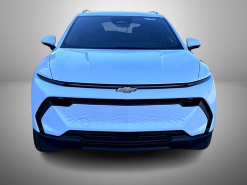 New 2026 Chevrolet Equinox EV LT image 2