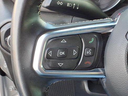 Used 2018 Jeep Wrangler Unlimited Sahara image 28