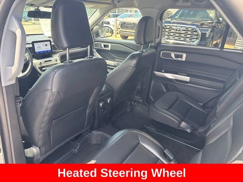 Used 2022 Ford Explorer XLT w/ Equipment Group 202A AWD/4WD image 16