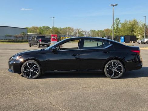 New 2026 Nissan Altima 2.5 SR FWD image 2