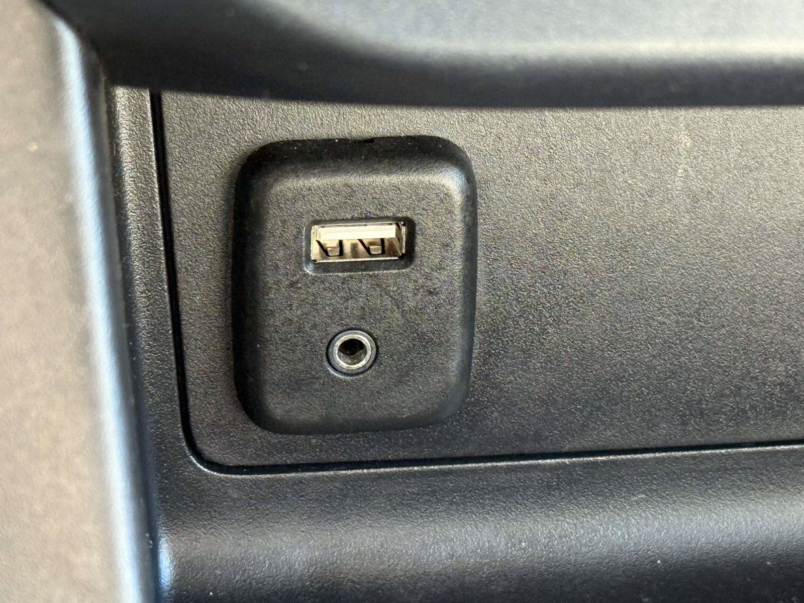 Used 2017 Chevrolet Colorado Z71 AWD/4WD image 23