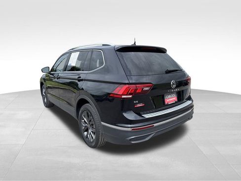 Used 2023 Volkswagen Tiguan SE FWD image 5