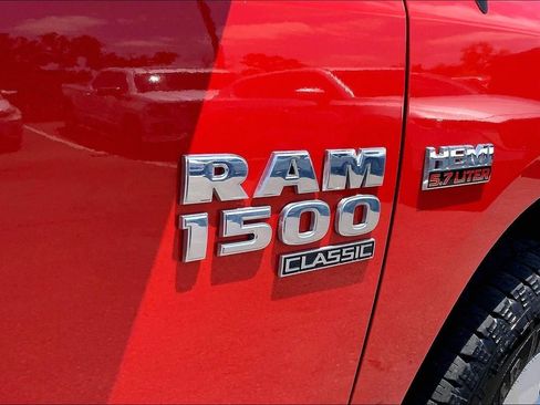 Used 2022 RAM 1500 Classic SLT w/ Trailer & Traction Group AWD/4WD image 7