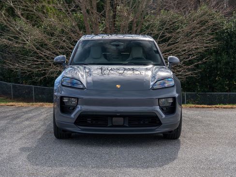 New 2025 Porsche Macan 4S Electric image 10