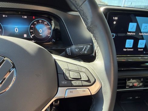 Used 2024 Volkswagen Atlas Cross Sport SEL R-Line image 31