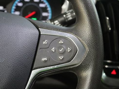 Used 2021 Chevrolet Traverse LS FWD image 17