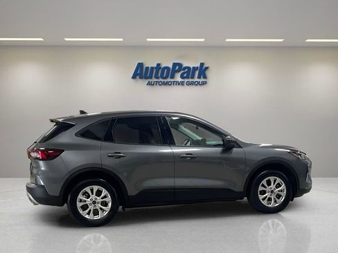 Used 2025 Ford Escape Active w/ Cold Weather Package image 8