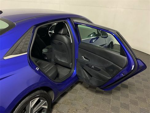 Used 2024 Hyundai Elantra Limited image 33