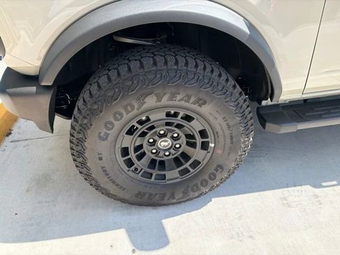 Used 2026 Ford Bronco 2-Door w/ Sasquatch Package AWD/4WD image 18