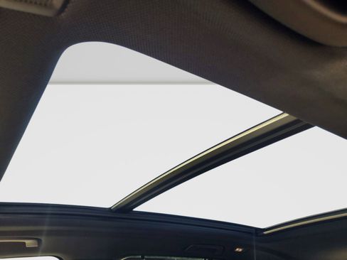 Used 2020 BMW X5 M50i w/ Premium Package image 32