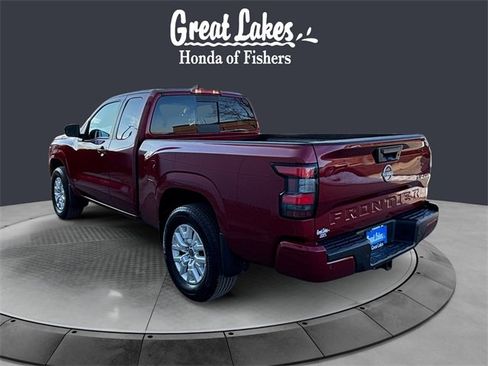 Used 2024 Nissan Frontier SV w/ SV Convenience Package image 3