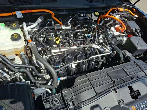 Used 2025 Lincoln Corsair Grand Touring w/ Equipment Group 301A image 28