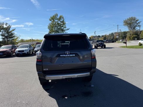 Used 2021 Toyota 4Runner TRD Off-Road image 4