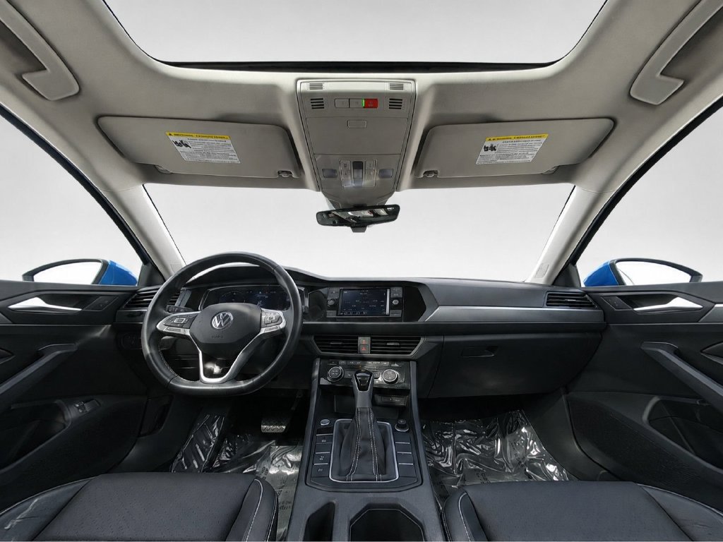 Certified 2023 Volkswagen Jetta SE w/ Panoramic Sunroof Package FWD image 22