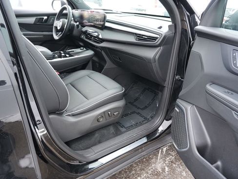 Used 2025 Buick Enclave Preferred image 28