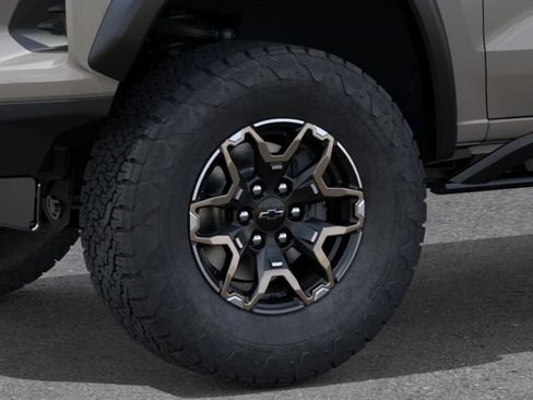 New 2026 Chevrolet Colorado ZR2 w/ Technology Package AWD/4WD image 9