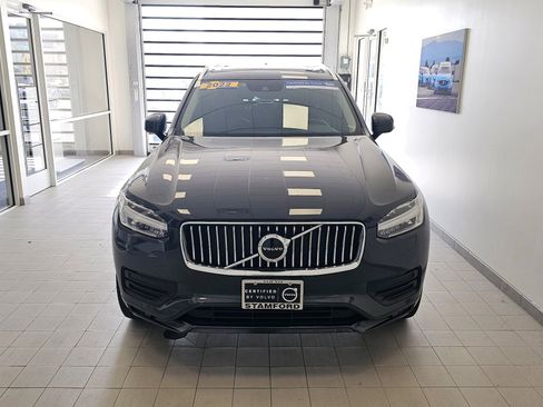Certified 2022 Volvo XC90 T6 Momentum w/ Climate Package image 2