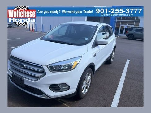 Used 2019 Ford Escape SE FWD image 1