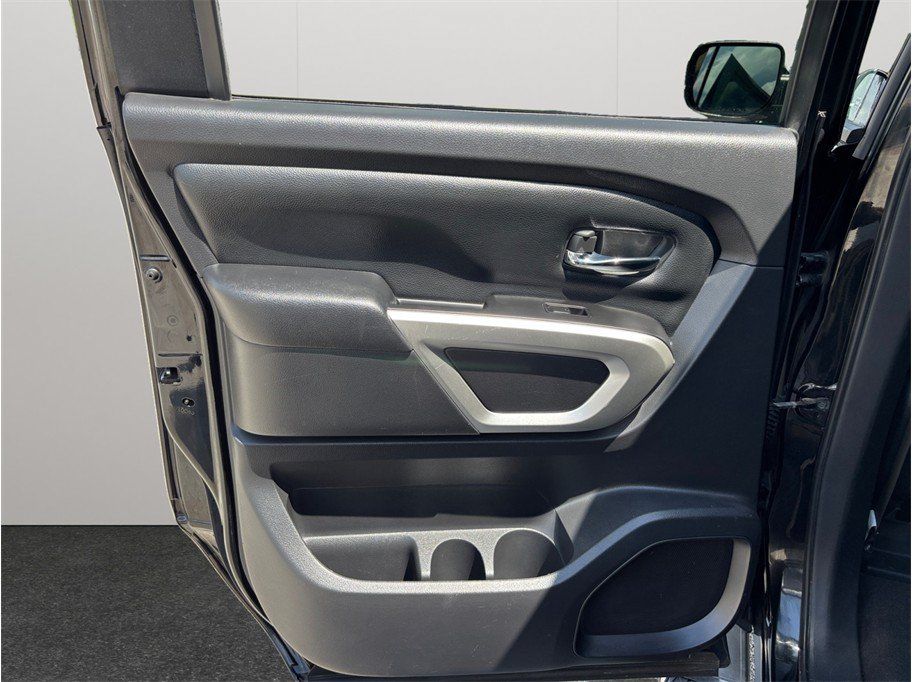 Used 2019 Nissan Titan SV RWD image 30