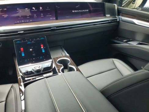 Certified 2026 Cadillac Escalade 2WD image 15
