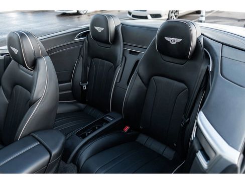 Used 2022 Bentley Continental GT V8 image 30