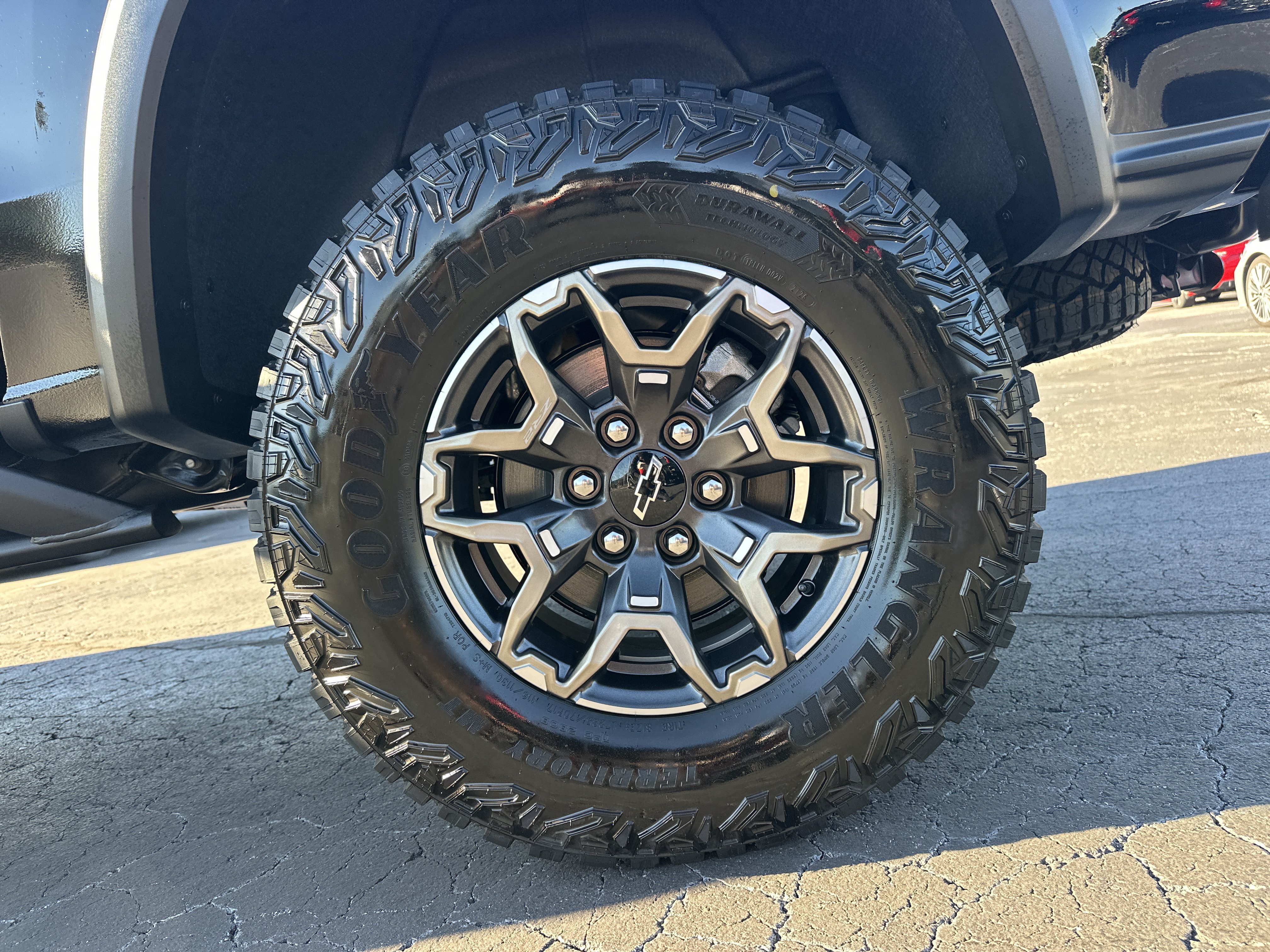 New 2026 Chevrolet Colorado ZR2 w/ Technology Package AWD/4WD image 21