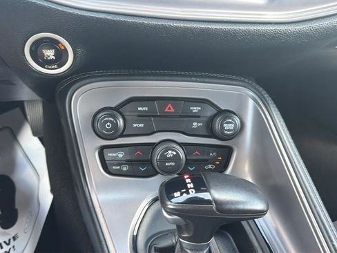 Used 2023 Dodge Challenger SXT image 23