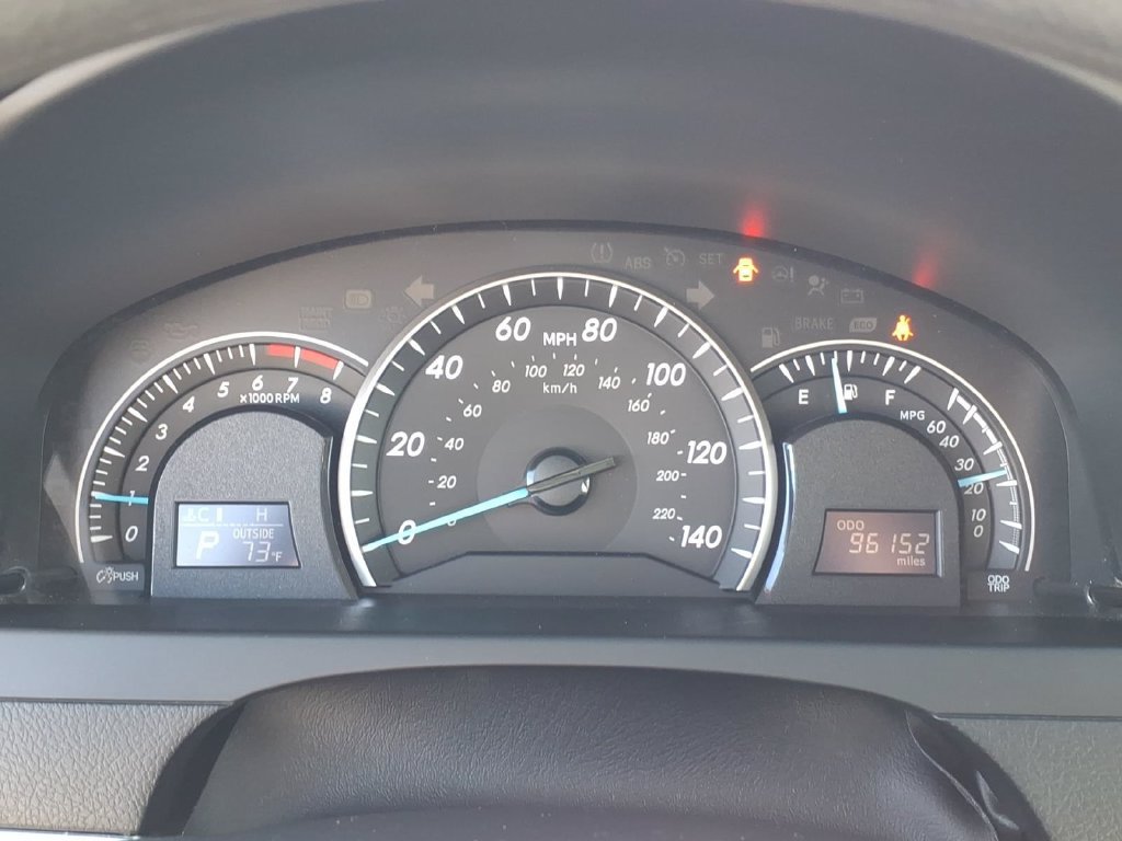 Used 2013 Toyota Camry LE FWD image 6