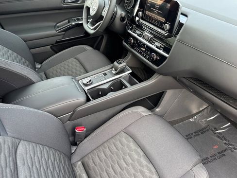 New 2025 Nissan Pathfinder SV image 19