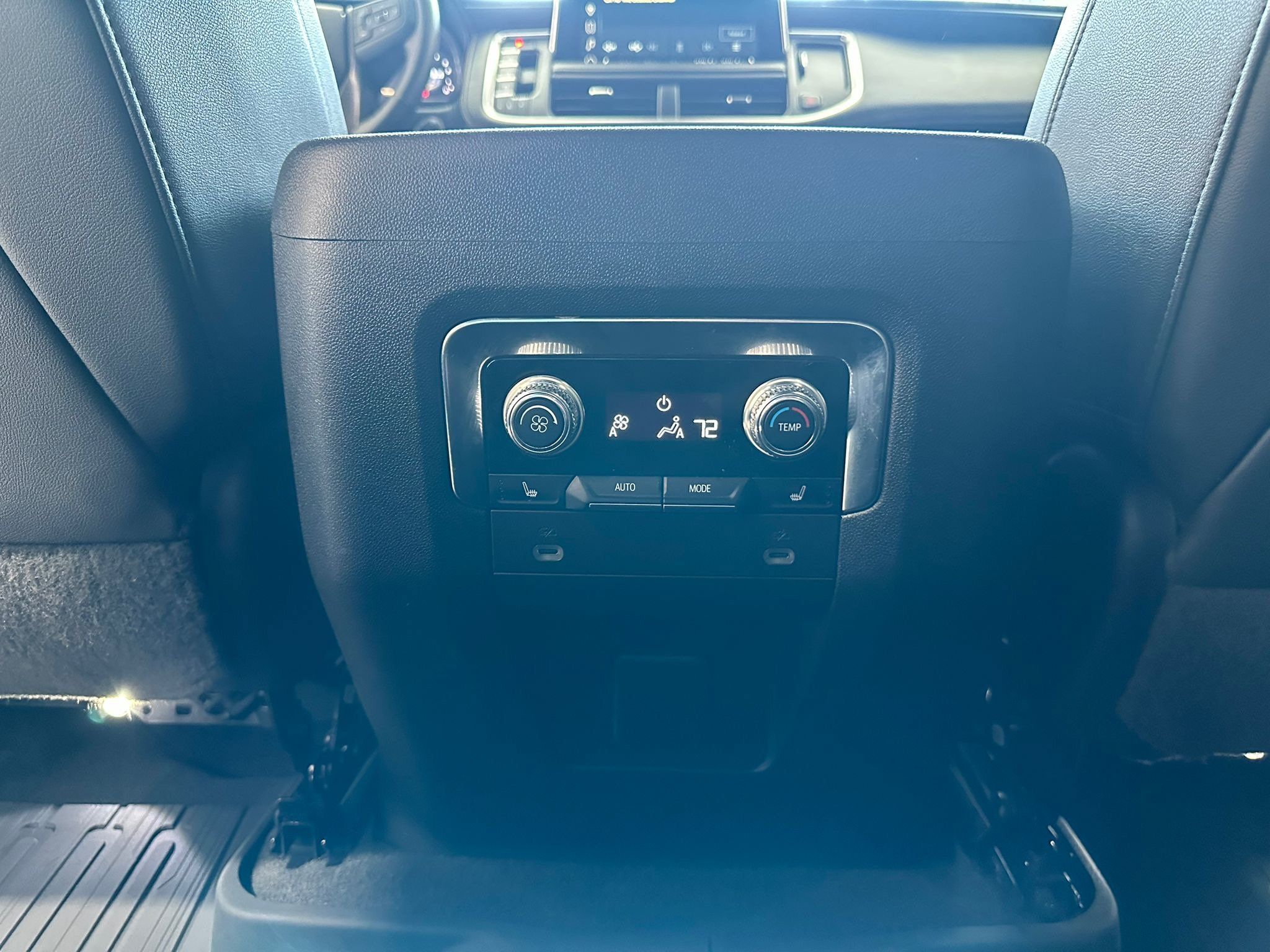 Used 2022 GMC Yukon AT4 AWD/4WD image 26
