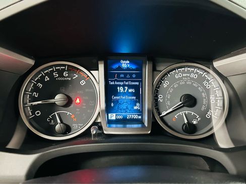 Certified 2021 Toyota Tacoma SR5 image 18