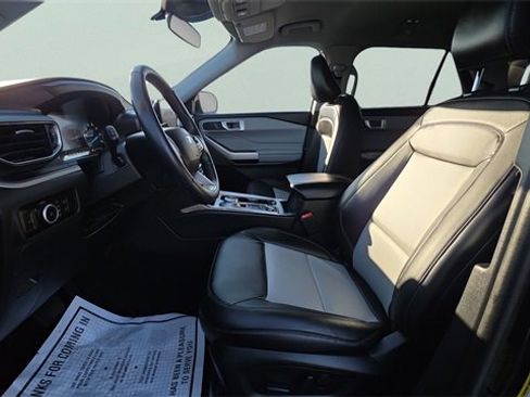 Used 2023 Ford Explorer XLT w/ Equipment Group 202A image 14