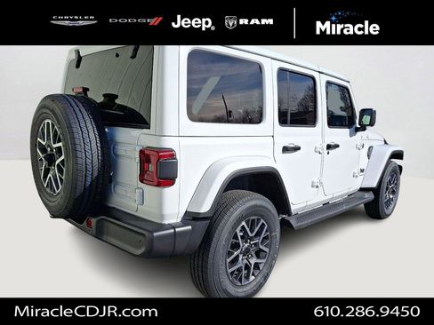 New 2026 Jeep Wrangler Unlimited Sahara AWD/4WD image 5