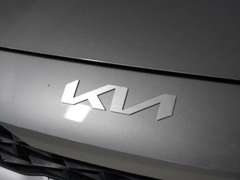 Used 2022 Kia Forte LXS w/ LXS Technology Package image 11