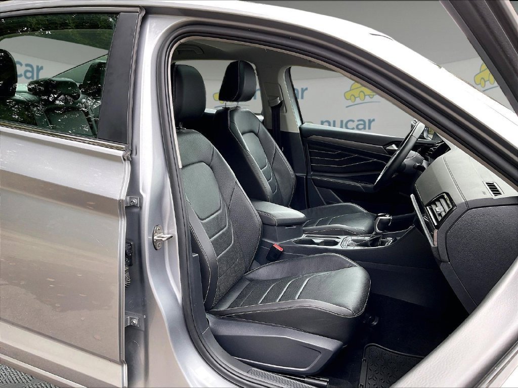 Used 2024 Volkswagen Jetta SEL FWD image 11
