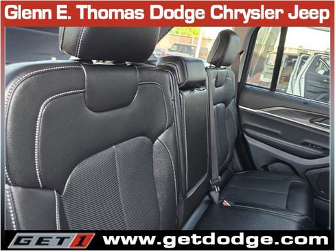 Certified 2023 Jeep Grand Cherokee Limited w/ Luxury Tech Group II image 29