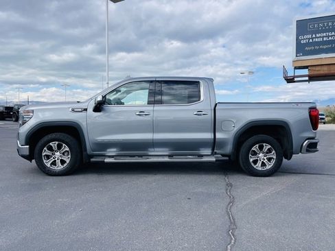 Used 2023 GMC Sierra 1500 SLT w/ SLT Convenience Package image 9