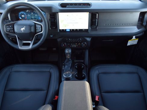 New 2026 Ford Bronco Badlands image 7